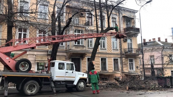 Одесским автомобилистам посоветовали избегать переулка Маяковского в пятницу