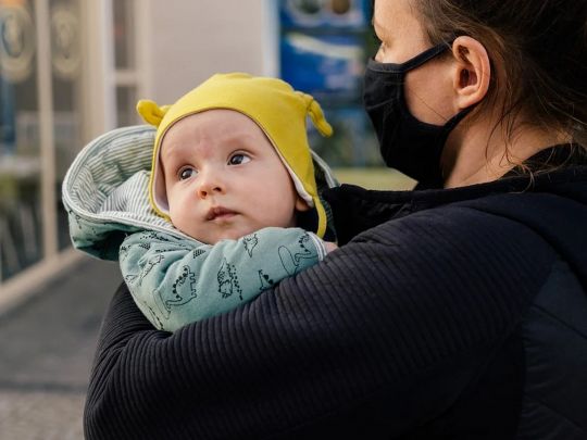 Допомога непрацюючим жінкам у зв'язку з вагітністю та пологами: де і як її оформити