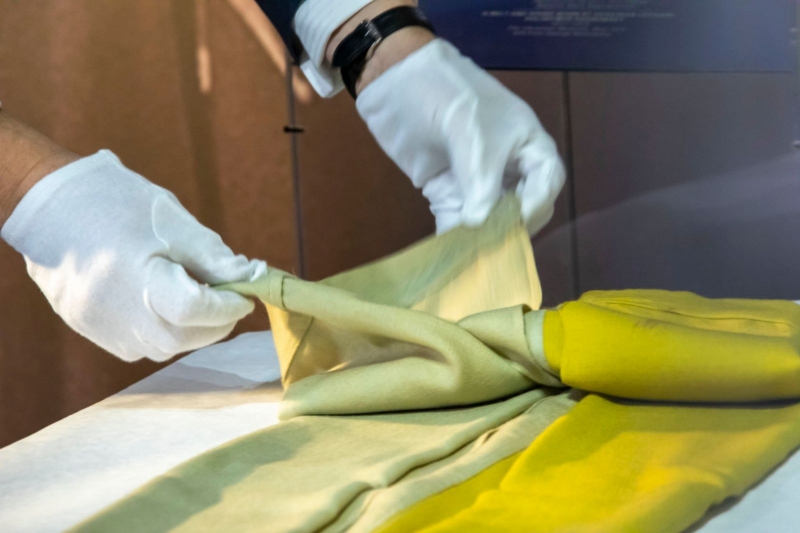 Несподіване розміщення кольорів на найдавнішому українському прапорі, що зберігся до наших часів: раритет привезли до Києва