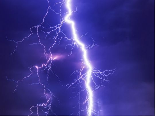 Попередження про кінець світу: рекордна 770-кілометрова блискавка викликала занепокоєння експертів