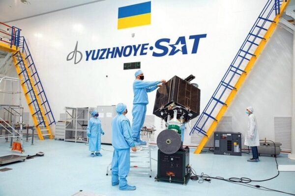 Украина запустила «Сич-2-30»: как собирали спутник и на что он способен Украина запустила «Сич-2-30»: как собирали спутник и на что он способен