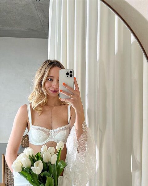 Жена Виктора Павлика удивила фотосессией в нижнем белье Жена Виктора Павлика удивила фотосессией в нижнем белье