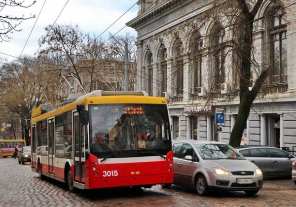 Как работает транспорт в Одессе 22 марта