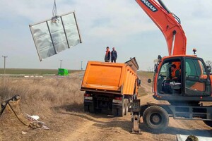 В Одесской области сносят незаконные билборды
