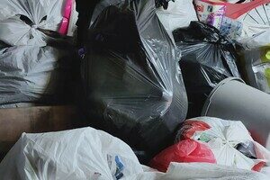 В Одессе установили первую скамейку из неликвидного пластика 