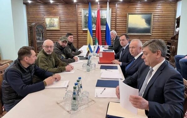 Начался третий раунд переговоров Украины с Россией
