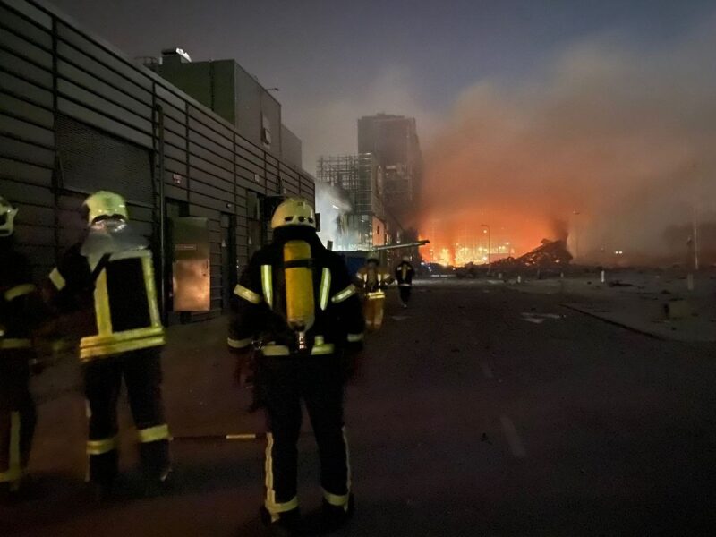 Чотири особи загинули внаслідок обстрілу ТРЦ у&nbsp;Подільському районі Києва,&nbsp;&mdash; ДСНС