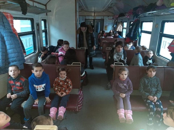 Военное положение: из Одесской области эвакуировали 700 детей-сирот 