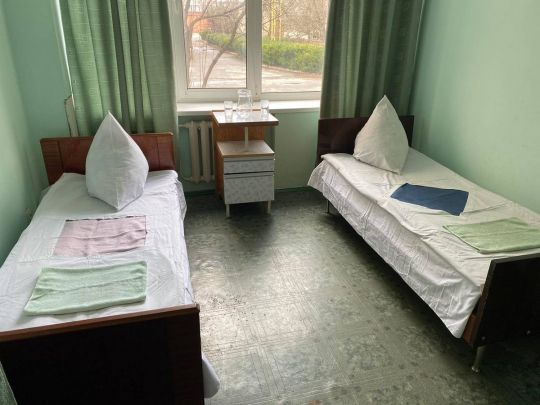 Шаховий клуб та книги зі шрифтом Брайля: у Вінниці облаштували прихисток для незрячих біженців зі всієї України