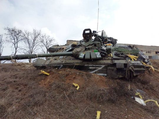 Ворог отримав по зубах: під Маріуполем знищено танкову роту російських нацистів (яскраві фото)