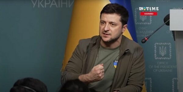 Зеленский в интервью иностранным СМИ попросил НАТО закрыть небо над Украиной