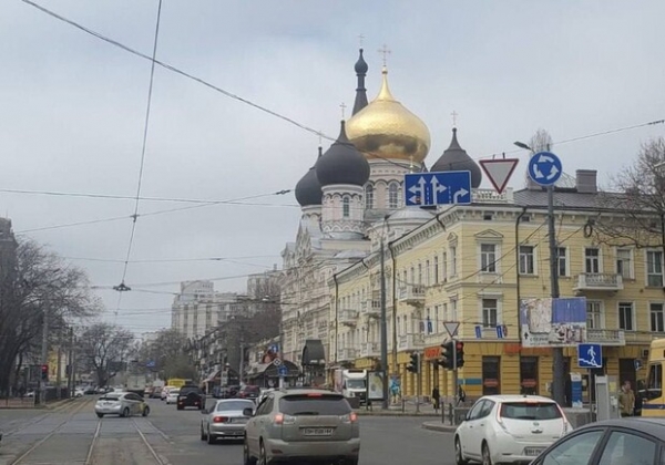 На Привокзальной площади теперь тоже трехполосное движение 