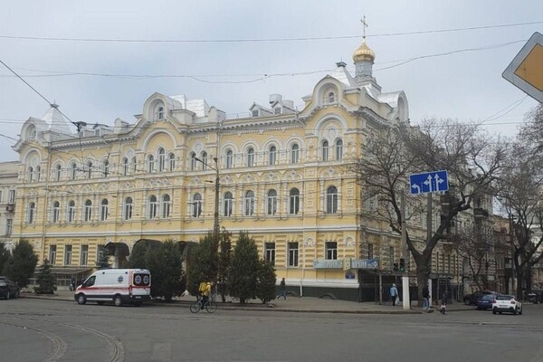 На Привокзальной площади теперь тоже трехполосное движение 