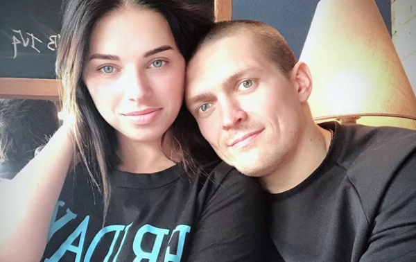 Дом Усика в Ворзеле посетили адепты "русского мира"
