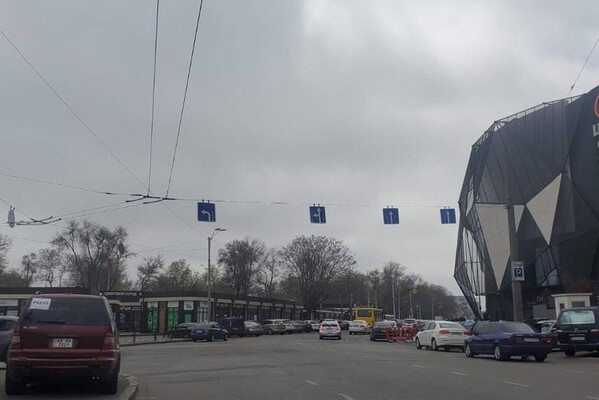 На Привокзальной площади теперь тоже трехполосное движение 