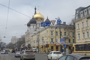 На Привокзальной площади теперь тоже трехполосное движение 