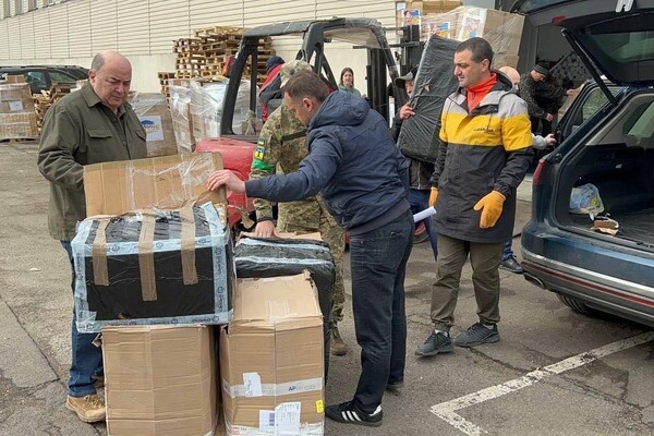 "Скорые", продукты и медикаменты: в Одессу снова передают гумпомощь