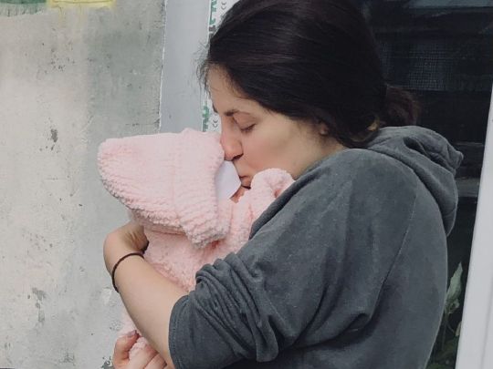 Довелося тікати з новонародженою дитиною через ліс по снігу: українка розповіла, як урятувалась від окупантів