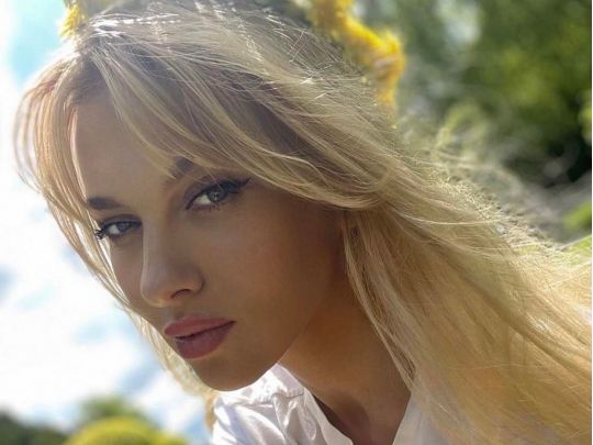 Оля Полякова заспівала колискову всім дітям України, мирний сон яких порушила путінська армія