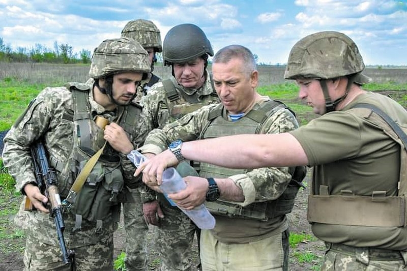 «Під час прощання з полковником ЗСУ його бійці відбивали наступ рашистів»: Валерію Гудзю надано звання Героя України