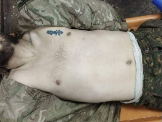 Рашисти по-звірячому розправилися з полоненим «азовцем» у Маріуполі та вислали фото його матері