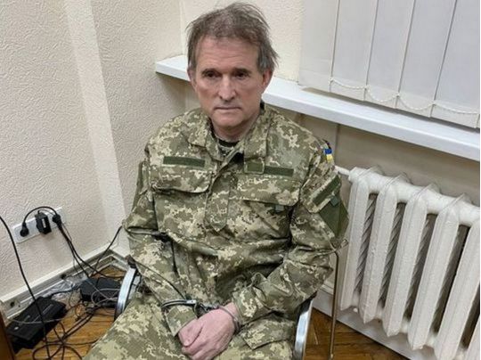 Вже не втече: суд призначив Медведчуку новий запобіжний захід
