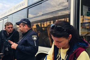 В Запорожье приехала колонна эвакуированных с завода "Азовсталь" в Мариуполе