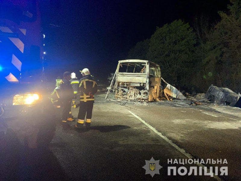 Майже 30 людей загинули у страшній ДТП під Рівним: стали відомі подробиці (фото, відео)