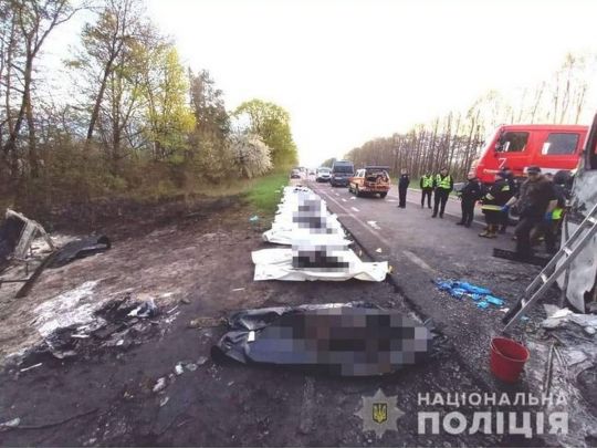 Майже 30 людей загинули у страшній ДТП під Рівним: стали відомі подробиці (фото, відео)