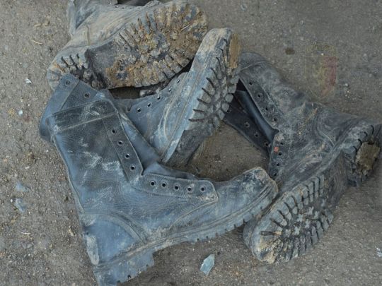 Мінус 200 окупантів за добу: у мережі показали, що залишається від ліквідованих солдатів ворога — лише «кирзачі» та по 200 рублів (фото, відео)