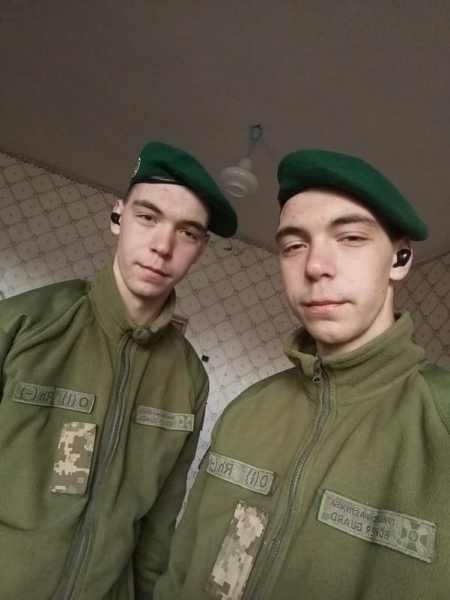 «Недарма ж кажуть, що у близнюків одне серце на двох»: брати-прикордонники про окупацію Чернігівщини та життя під обстрілами