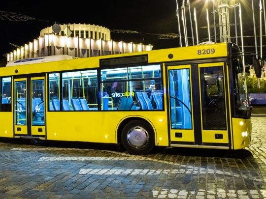 Транспорт ходитиме допізна: у Києві та області змінили час комендантської години