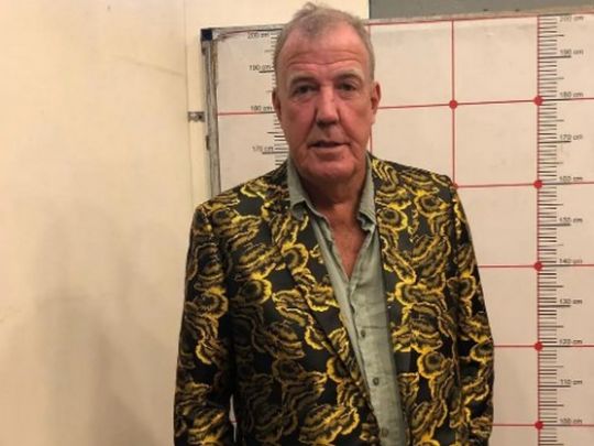 Ведучий «Top Gear» Джеремі Кларксон закупив для України позашляховики та передав гуманітарну допомогу