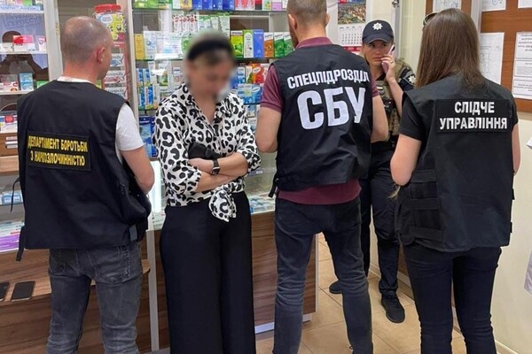 В Одессе россиянка через сеть аптек торговала фальсификатом и наркосодержащими препаратами