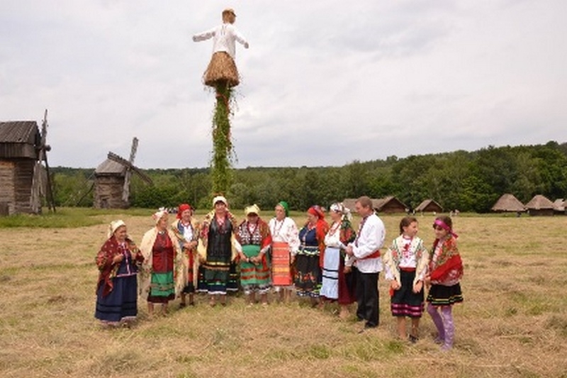 Обряд закликання врожаю, обереги та Батьківська субота: традиції Зеленого тижня, що починається 6 червня