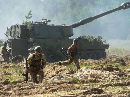 Ворог застосував фосфорні боєприпаси у боях на Харківському напрямку, почав наступ на Слов'янському та відступив на Миколаївському, — Генштаб