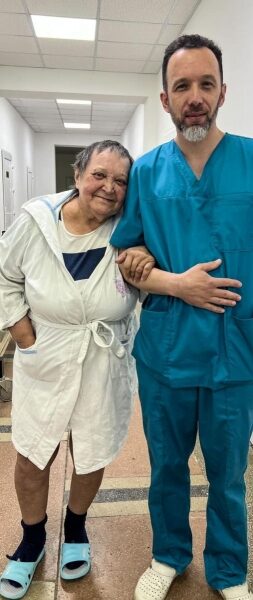 &laquo;Втекла дивом&raquo;: рашисти ледь не&nbsp;до&nbsp;смерті побили пенсіонерку через український паспорт
