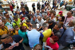 В Одессе презентовали новую почтовую марку ''Добрый вечер, мы из Украины''