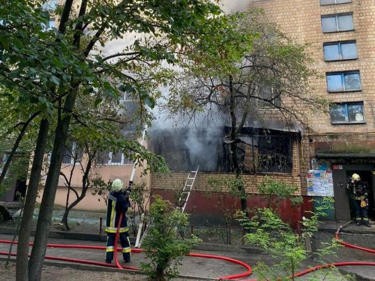 Цигарка вартістю у 10 квартир: киянин невдало покурив на балконі багатоповерхівки
