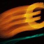 Эксперты ждут новых антирекордов евро к доллару