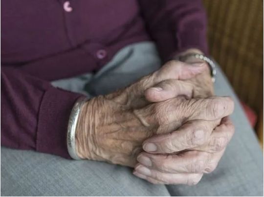 Красне літо проспівала, озирнулась… Хто точно залишиться без пенсії навіть у 65 років