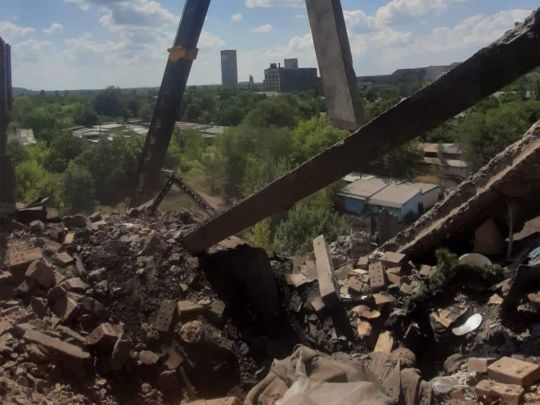 Окупанти вдарили по мирній 5-поверхівці у Торецьку: загинули двоє людей