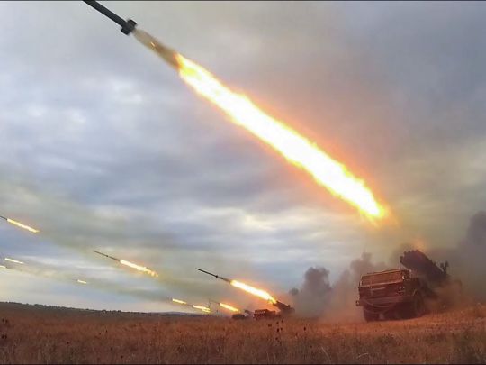 «Свідомо вдарили з „Ураганів“ по житлових кварталах»: рашисти обстріляли Кривий Ріг після візиту Зеленського, є жертви