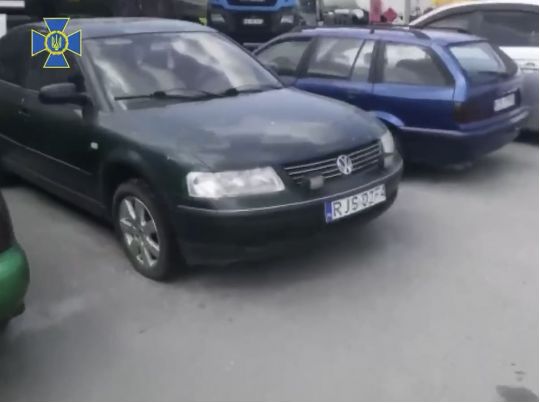 Заробляли мільйони на&nbsp;розмитненні авто: на&nbsp;Львівщині силовики прикрили злочинну схему на&nbsp;митниці