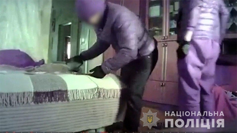 Зламували замки та віджимали металопластикові вікна: під Києвом затримано банду мародерів-гастролерів на чолі з таксистом