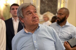 Побывал в Оперном и сфотографировался с молодоженами: новые подробности визита Генсека ООН в Одессу