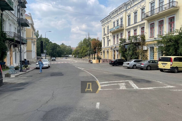 Центр Одессы снова открыли для пешеходов и автомобилей 