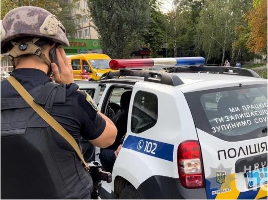 Довелося евакуювати десятки людей: стали відомі подробиці вибуху на Подолі в Києві