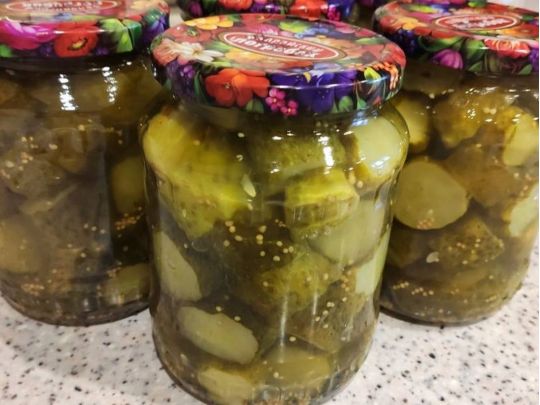 Мариновані огірки по-фінськи на зиму: можна готувати тазами, і всі підуть «на ура» (відео)