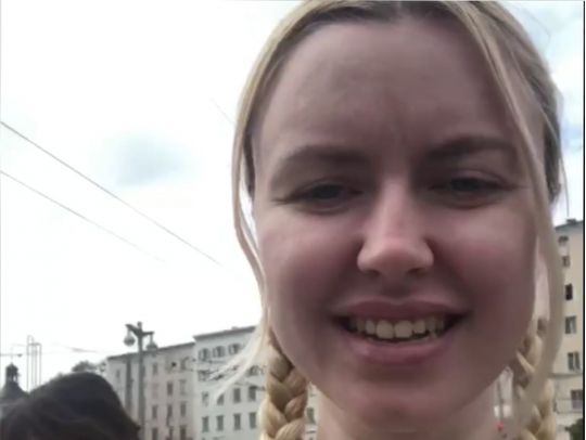 Наздогнала карма за «Херсон наш»: після гидот на адресу України росіянка замість Австрії поїде відпочивати до рРосії